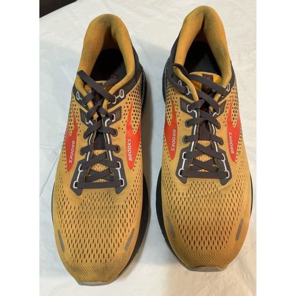 Athletic_Shoes